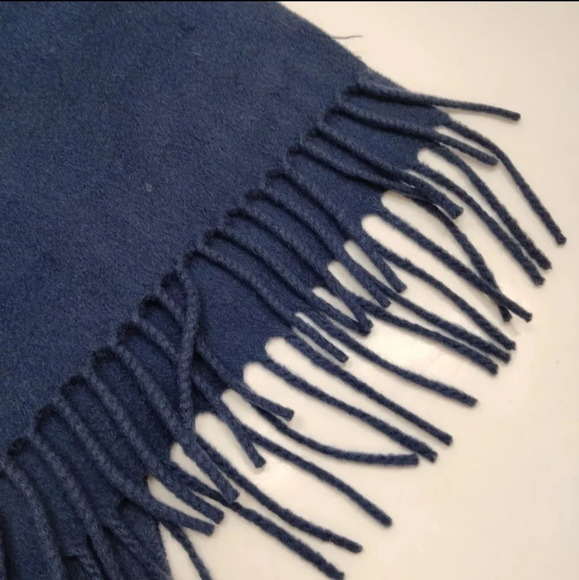 Louis Vuitton Blue Cashmere Scarf - Picture 3 of 9